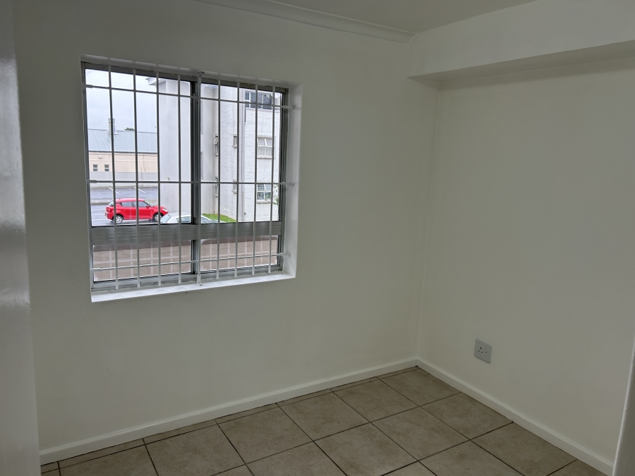 2 Bedroom Property for Sale in Uitzicht Western Cape